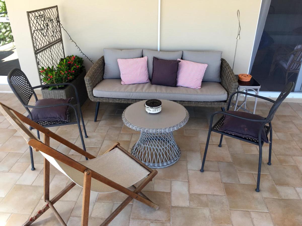 Corinthian Sun - Vacation Home Esterno foto