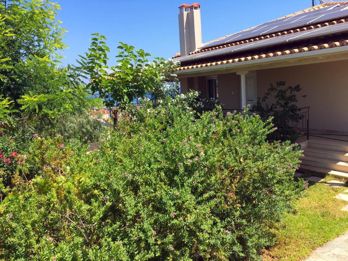 Corinthian Sun - Vacation Home Esterno foto
