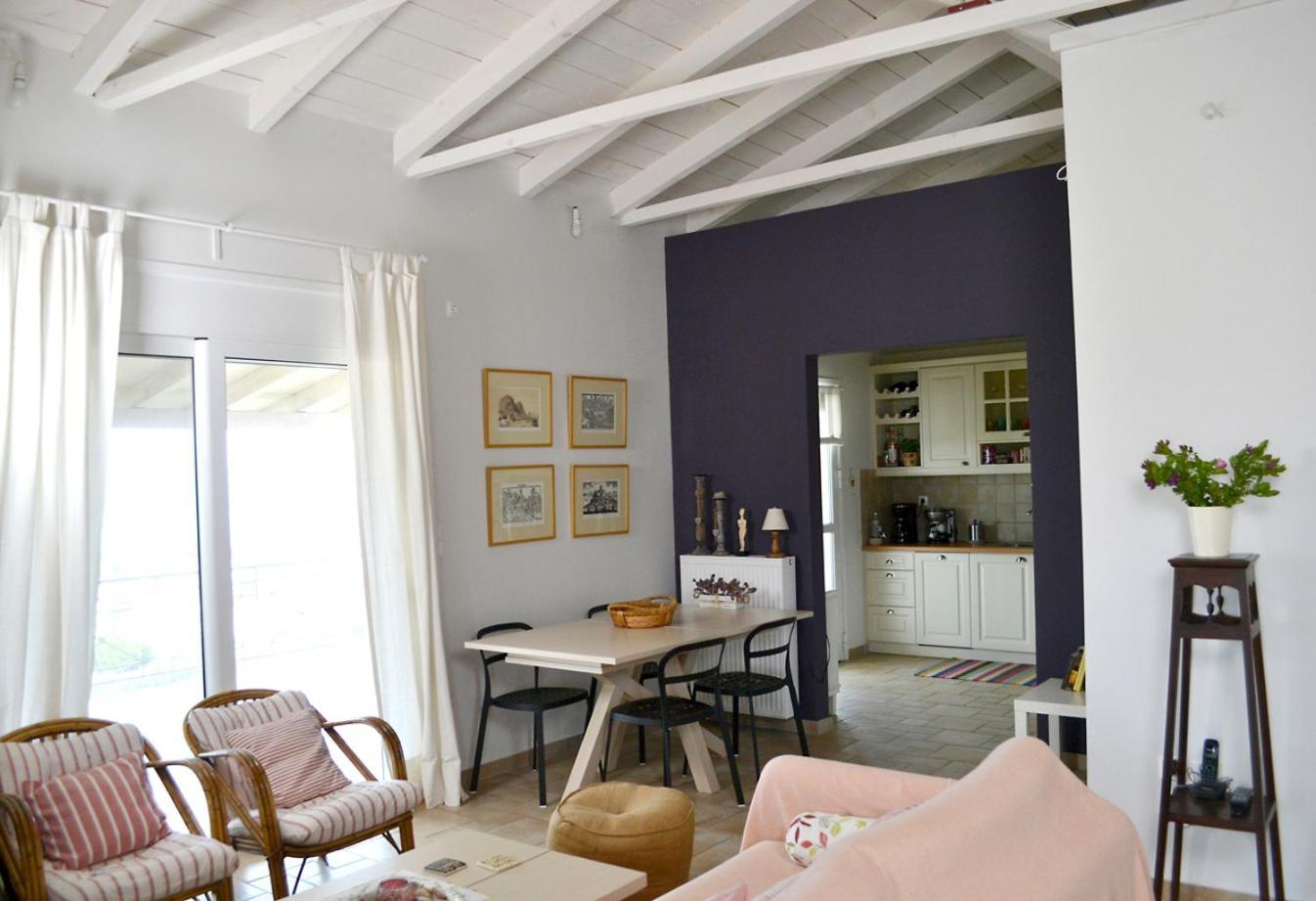 Corinthian Sun - Vacation Home Esterno foto