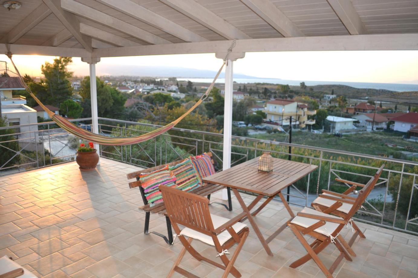 Corinthian Sun - Vacation Home Esterno foto