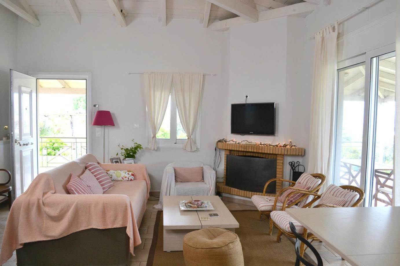 Corinthian Sun - Vacation Home Esterno foto