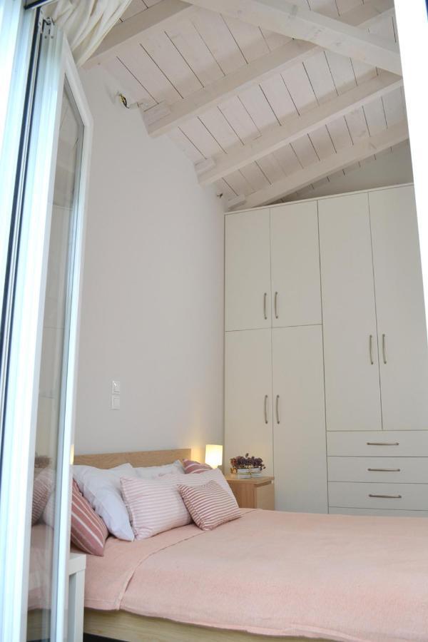 Corinthian Sun - Vacation Home Esterno foto